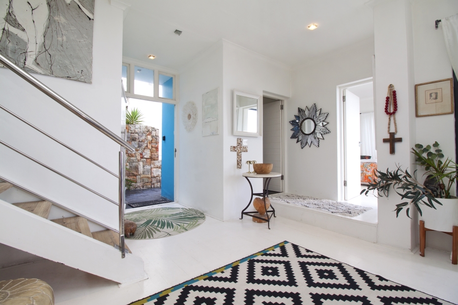 4 Bedroom Property for Sale in Misty Cliffs Western Cape